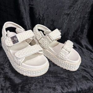 GENTLY USED STEVE MADDEN PLATFORM SANDALS 2 1/4 inches with silver hardware